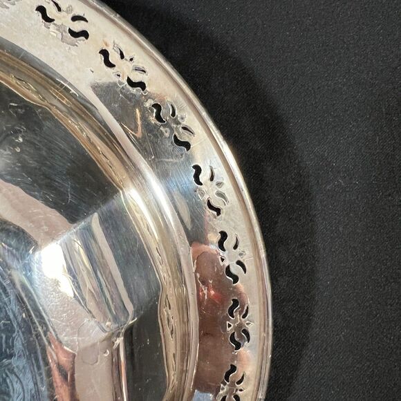 Vintage silver plated shallow bowl 9 ins diameter - Picture 7 of 9